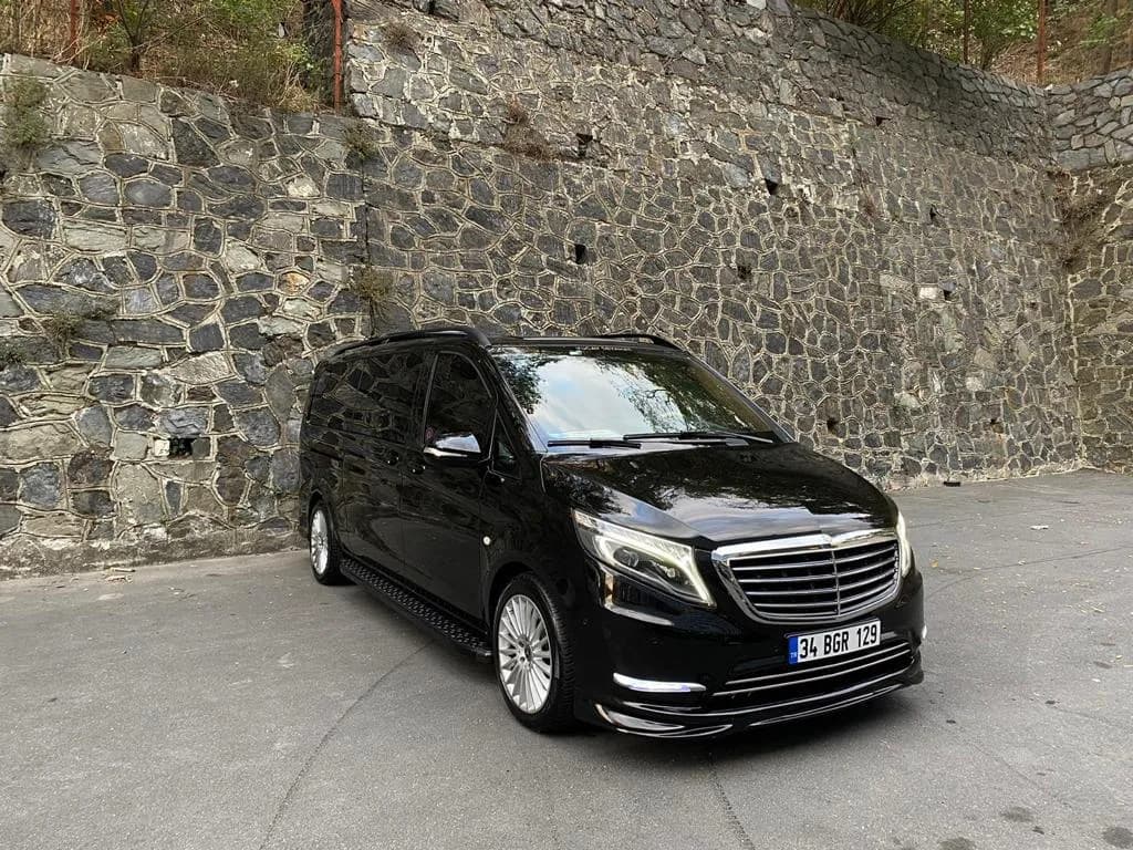 Mercedes-VW Vito-Transporter VIP private transfer vehicle